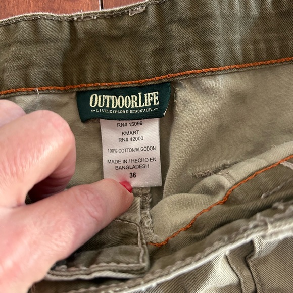 Men's Outdoor Life Khaki Tan Cargo Shorts Size 36 - Picture 3 of 4